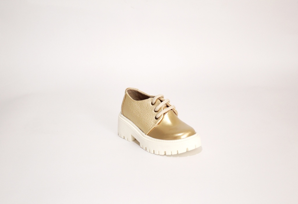 Zapato dorado con plataforma